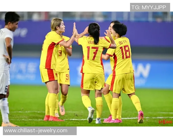 李梦雯闪耀全场连进两球助中国女足5比0横扫乌兹别克斯坦队